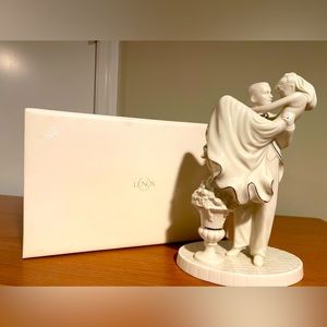 Lenox swept Away Cake topper